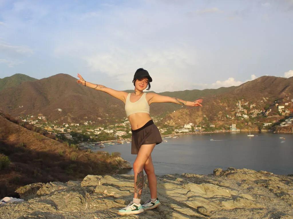 ArianaWhitaker from LiveJasmin is Freechat