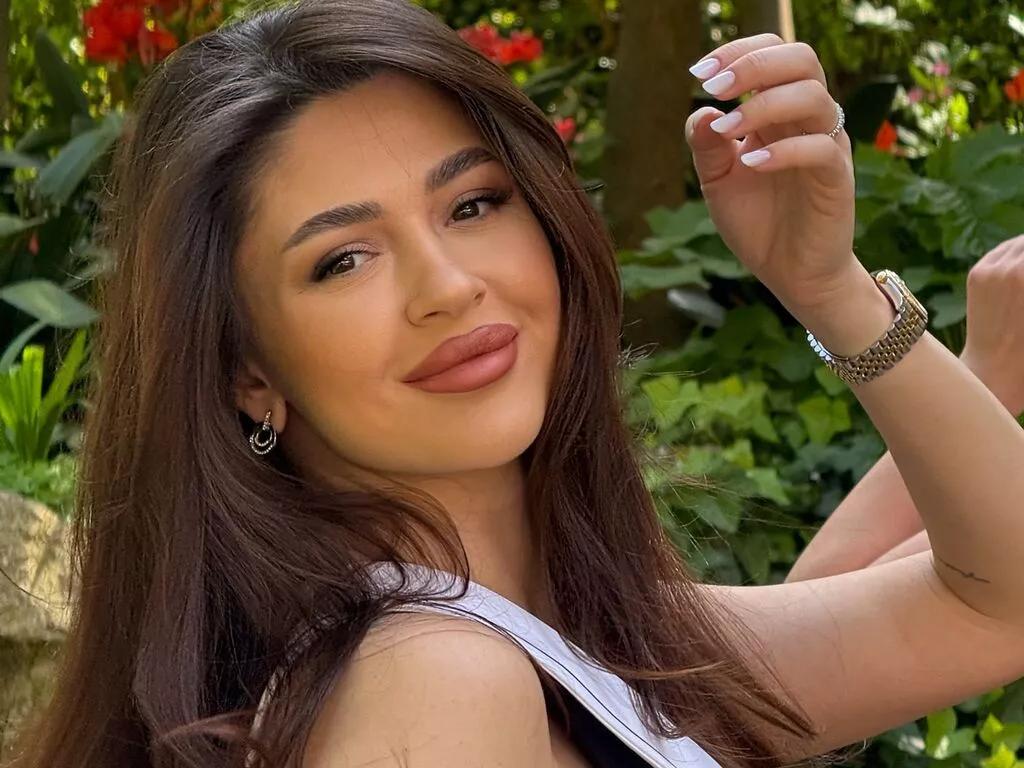 Girls free live sex cams: Check out the satisfaction of typing and cam2cam with our sensual livestreamers, who will teach you all about temptation and desires with their smoking hot physiques.