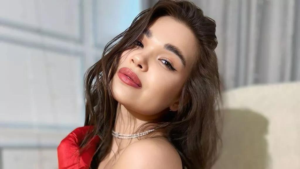 Girls free live sex cams: Check out the satisfaction of typing and cam2cam with our sensual livestreamers, who will teach you all about temptation and desires with their smoking hot physiques.