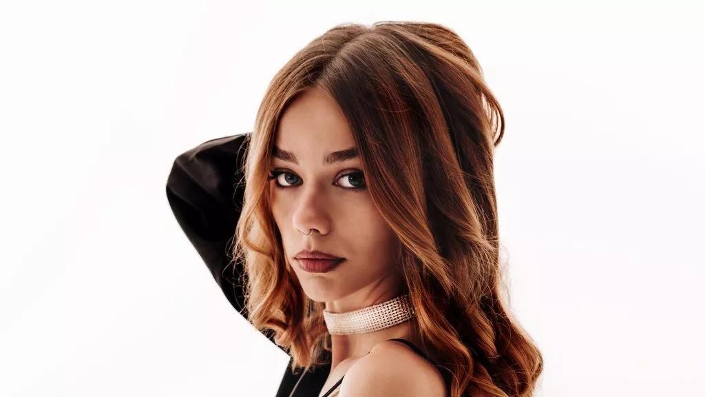 Girls free live sex cams: Check out the satisfaction of typing and cam2cam with our sensual livestreamers, who will teach you all about temptation and desires with their smoking hot physiques.