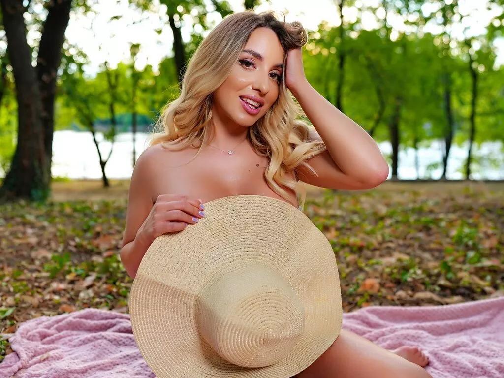 EveRosee from LiveJasmin is Freechat