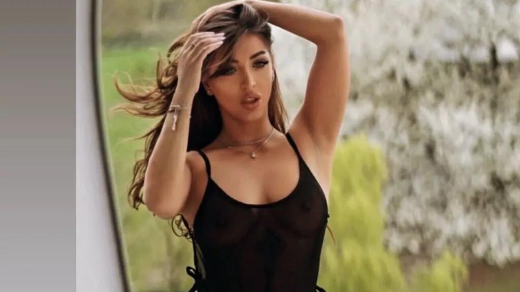Girls free live sex cams: Check out the satisfaction of typing and cam2cam with our sensual livestreamers, who will teach you all about temptation and desires with their smoking hot physiques.
