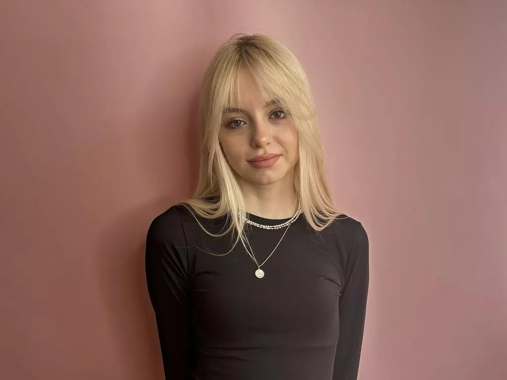 Photos of LorettaCovil from LiveJasmin is Freechat
