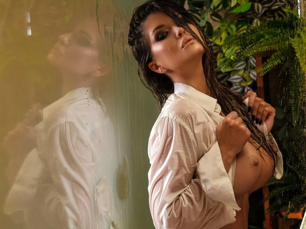Luna from LiveJasmin is Freechat