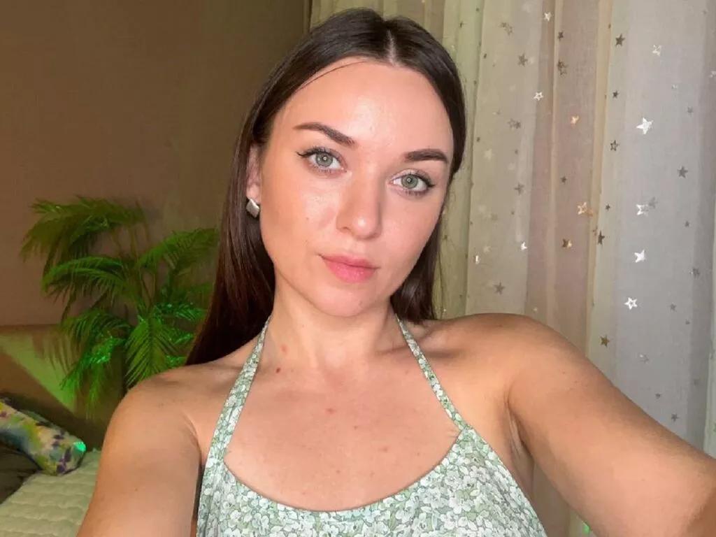MonicaGoldenes from LiveJasmin is Freechat