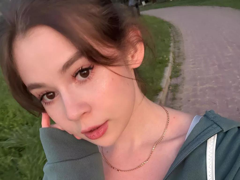 Photos of MozelleSchenz from LiveJasmin is Freechat