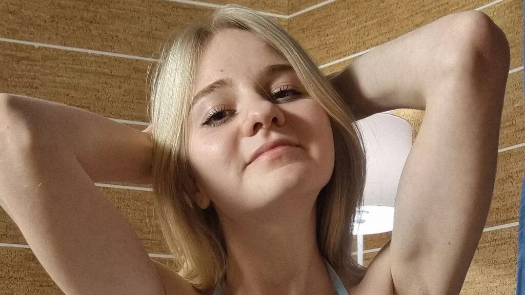 Girls free live sex cams: Check out the satisfaction of typing and cam2cam with our sensual livestreamers, who will teach you all about temptation and desires with their smoking hot physiques.