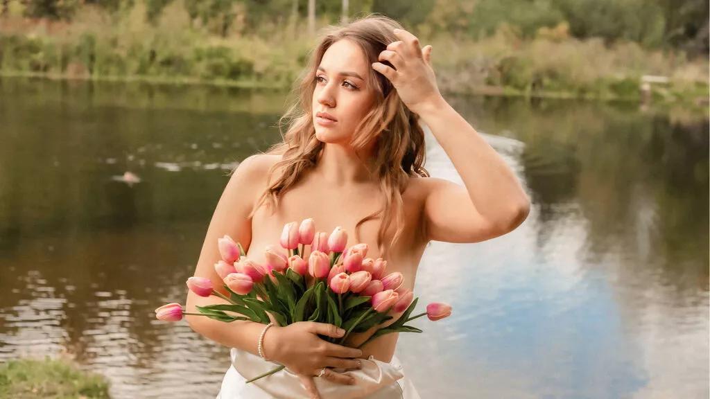 Girls free live sex cams: Check out the satisfaction of typing and cam2cam with our sensual livestreamers, who will teach you all about temptation and desires with their smoking hot physiques.