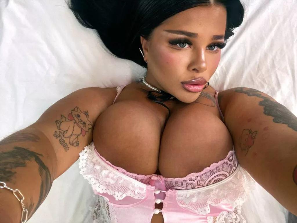 Girls free live sex cams: Check out the satisfaction of typing and cam2cam with our sensual livestreamers, who will teach you all about temptation and desires with their smoking hot physiques.