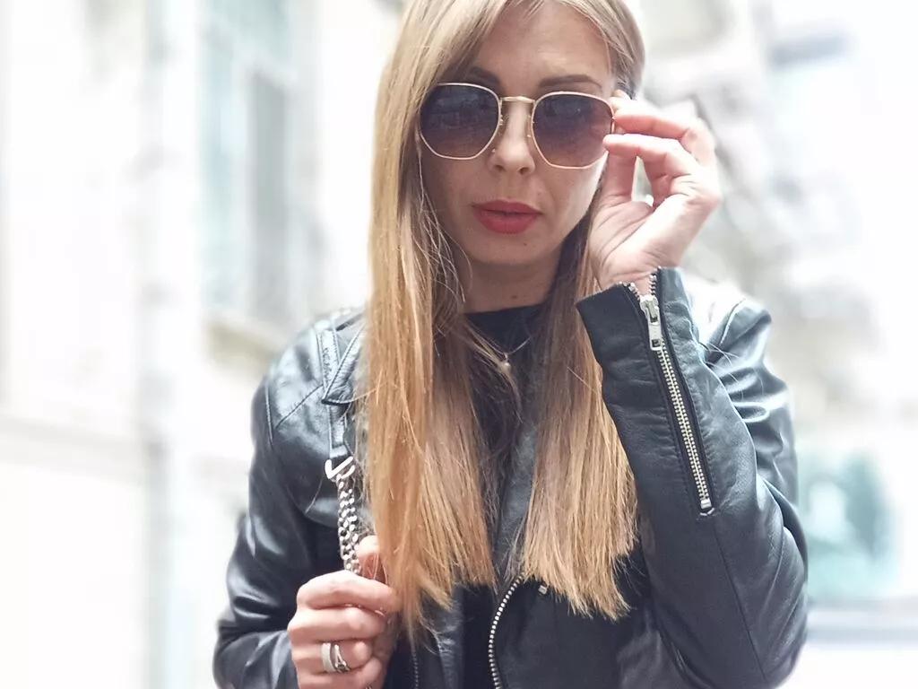 YuliaMikolaivna from LiveJasmin is Freechat