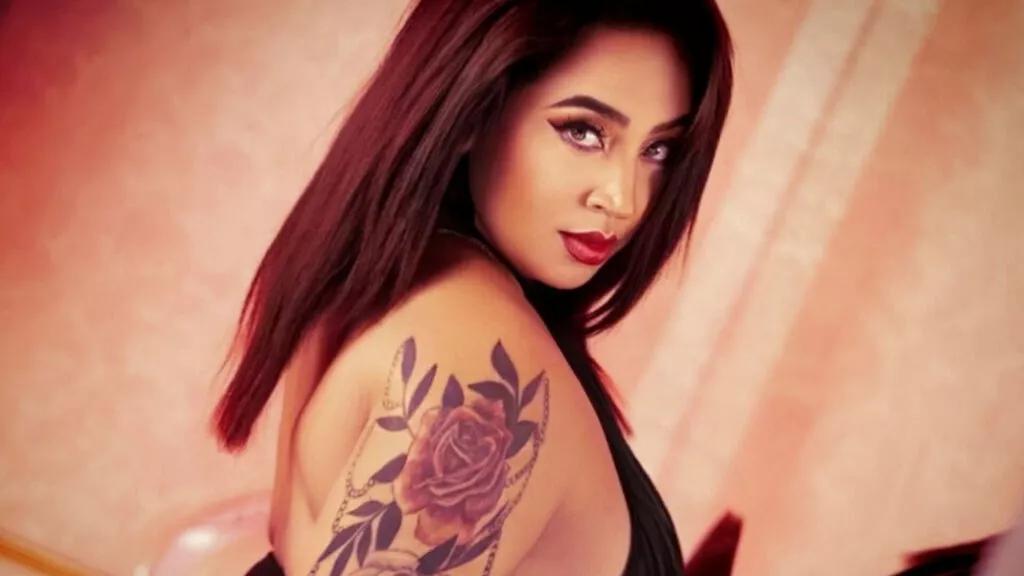Girls free live sex cams: Check out the satisfaction of typing and cam2cam with our sensual livestreamers, who will teach you all about temptation and desires with their smoking hot physiques.