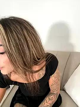 -Alisa from StripChat is Freechat