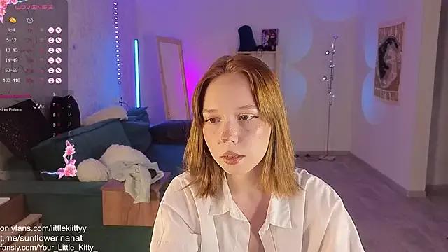 812sunflowerinahat from StripChat is Freechat