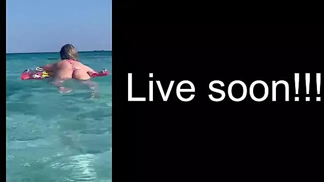 _Allie_ from StripChat is Freechat