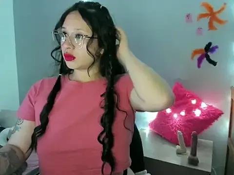 _Emily_vixen from StripChat is Freechat