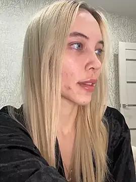 _HollyWay_ from StripChat is Freechat