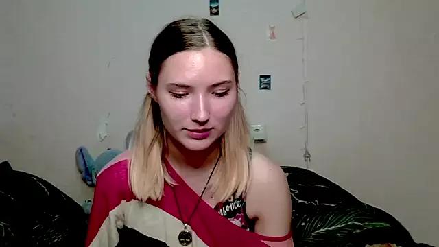 _kikiclark__ from StripChat is Freechat