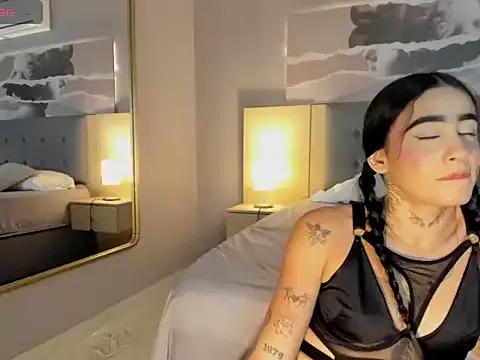 _Kitty_cutee from StripChat is Freechat