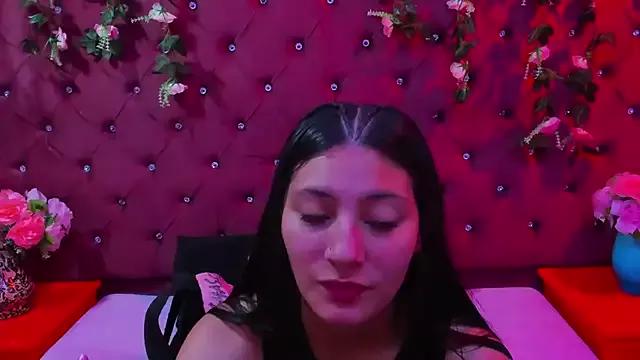 _Luna_Bennett from StripChat is Freechat