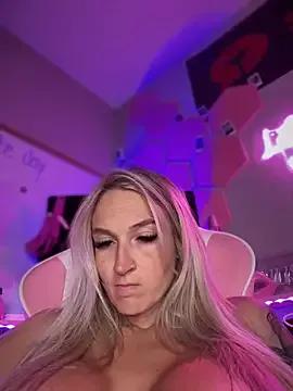 Girls free live sex cams: Check out the satisfaction of typing and cam2cam with our sensual livestreamers, who will teach you all about temptation and desires with their smoking hot physiques.