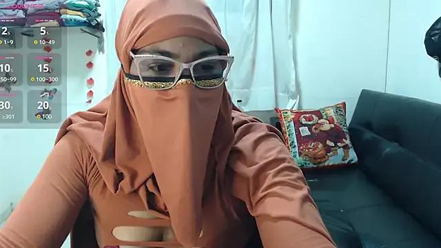 Aaliyah_brown from StripChat is Freechat