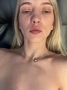 Girls free live sex cams: Check out the satisfaction of typing and cam2cam with our sensual livestreamers, who will teach you all about temptation and desires with their smoking hot physiques.