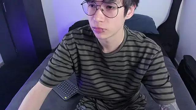 Adventure_twinks from StripChat is Freechat
