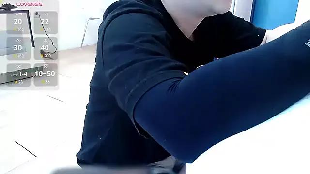 Photos of ai_bin from StripChat is Freechat