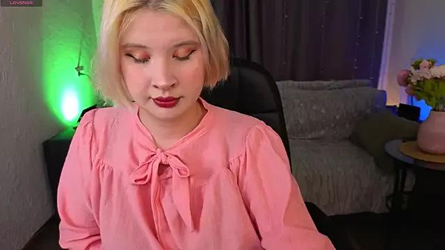 alana_moons from StripChat is Freechat