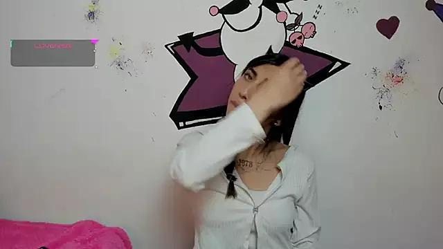 Alanaloiiss_ from StripChat is Freechat