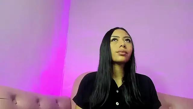 AlanaPetterson from StripChat is Freechat
