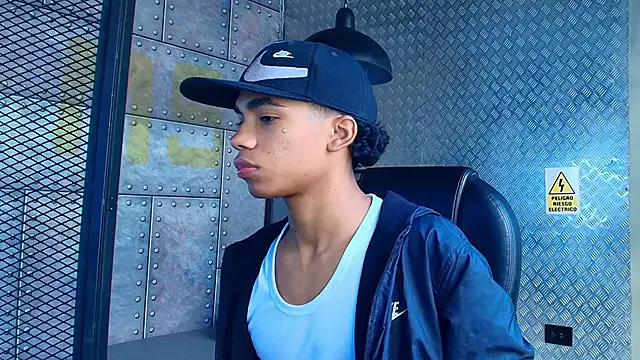 AlanCutee from StripChat is Freechat
