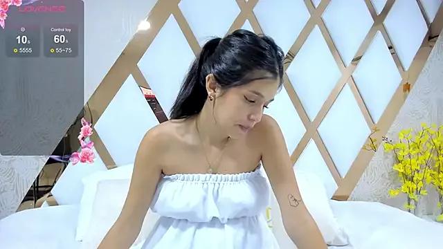 AlexaWillss from StripChat is Freechat