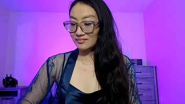 Aliciaz3 from StripChat is Freechat