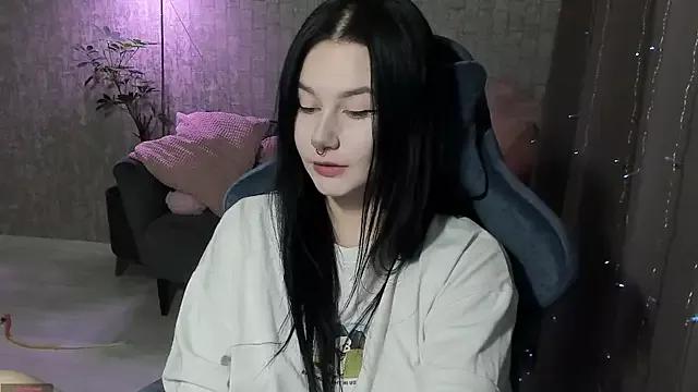 AlinaGreeeen from StripChat is Freechat