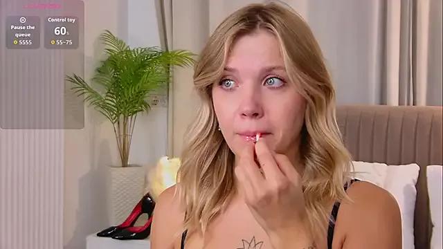AlisaMyers from StripChat is Freechat