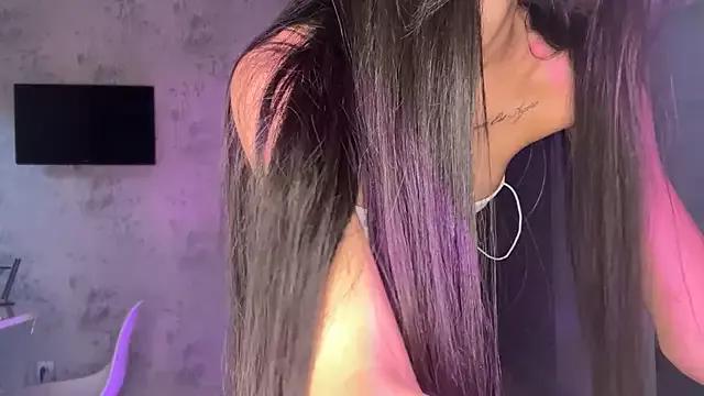 Girls free live sex cams: Check out the satisfaction of typing and cam2cam with our sensual livestreamers, who will teach you all about temptation and desires with their smoking hot physiques.