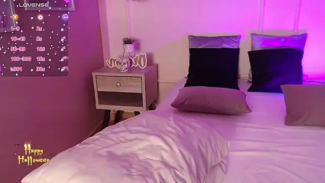 AllanaBlooms from StripChat is Freechat