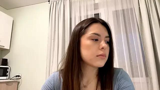 AlveraCappola from StripChat is Freechat