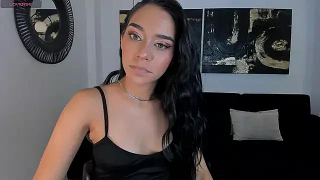 AmaliaCrus from StripChat is Freechat