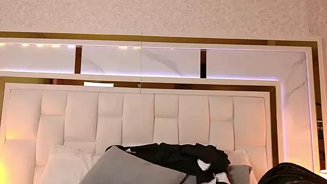 ambar_rosse25 from StripChat is Freechat