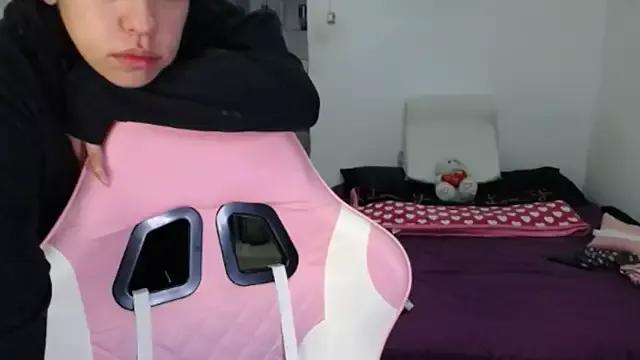 Amber09raiden from StripChat is Freechat