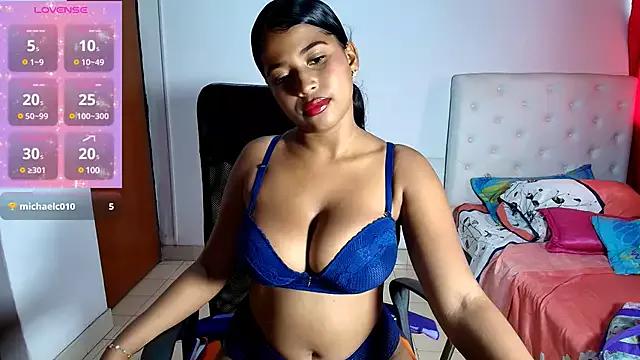 amberflame_ from StripChat is Freechat