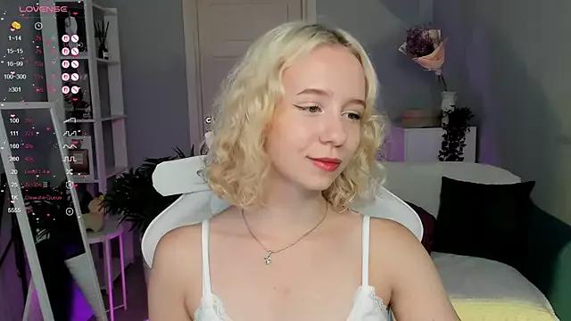 Amelia_Millz from StripChat is Freechat