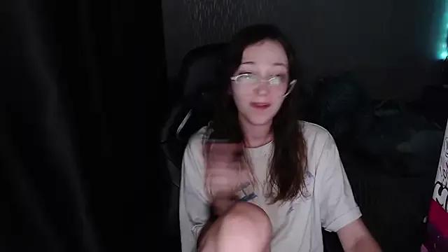 AmeliaKamishiro from StripChat is Freechat