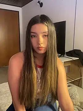 Check out our freechat fingering entertainers from our Custom and Multi clubs and checkout exclusive access to highly customizable content, such as curves, hair, tits, slit type and many more.