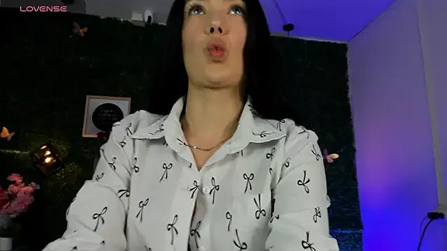 Anahigh from StripChat is Freechat