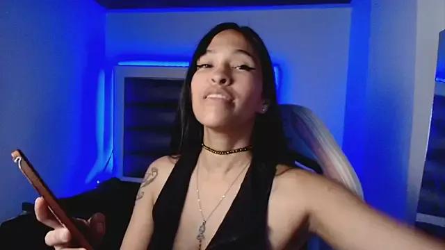 Andrea_brunnette from StripChat is Freechat