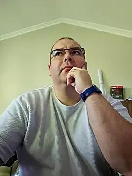 Andrew1900529 from StripChat is Freechat