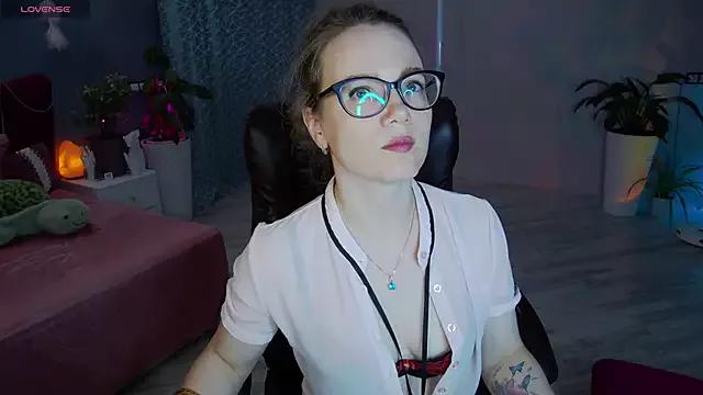 AngelaWhiti from StripChat is Freechat